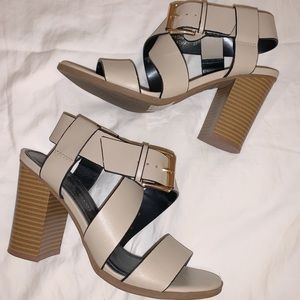 NUDE STRAPPY HEELS!!